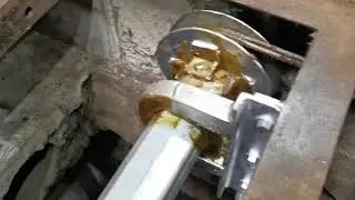 Смотровая яма замена двигателя.