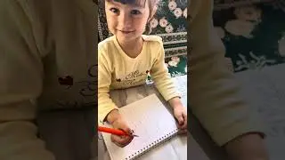 Эмисса рисует