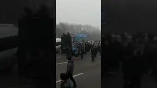 Протесты в Казахстане: транспорт не ходит, толпы людей идут митинговать