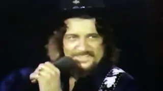 Waylon Jennings ~ Ain’t Living Long Like This