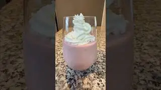 Keto Diet Dessert Recipes (KETO LOW CARB STRAWBERRY MILKSHAKE RECIPE)