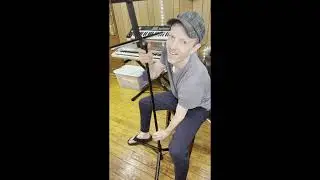 The Rolls Royce of Music Stands [Kraft Geek]