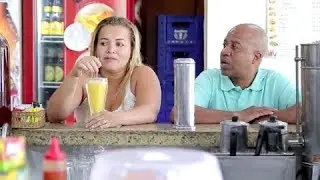 Man loses the notion in the restaurant and customer gets scared