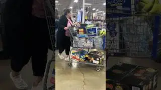 Cutest Puppy Out Shopping 🛒 Too Cute To Not Share  #puppy #samsclub