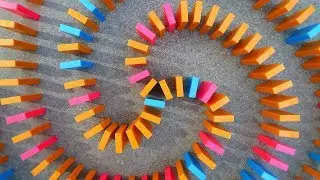 Dominoes at VidCon 2017!