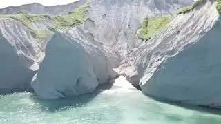Белые скалы острова Итуруп