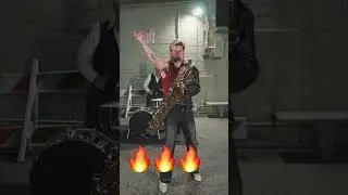 @LeoPSax was getting INTO it so much that the jacket had to come off 🔥🥵