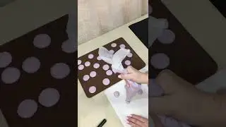 Шапочки для макаронс на французской меренге