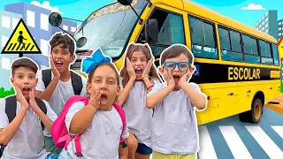 MC Divertida e JP ensinam as regras do ônibus escolar com amigos | School bus rules with friends