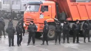Выгрузка топливо с вагона на ст.Шиес!