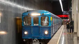 Участник парада 2! Электропоезд ЕЖ3-5706,81-710,прибывает на станцию Аминьевская БКЛ!!!