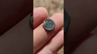 Arabská mince objevená přímo na povrchu detektorem kovů #metaldetecting #metaldetector #coin
