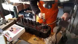 замена маслосьёмных колпачков.