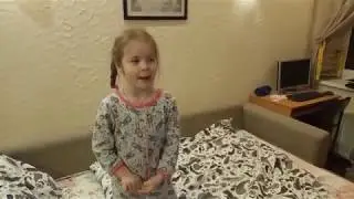 Алиса сочиняет и поёт песенку про Масленицу