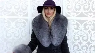 Пальто с красивым меховым воротником