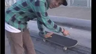 Skateboarding Tricks : Front Side Pop Shove It