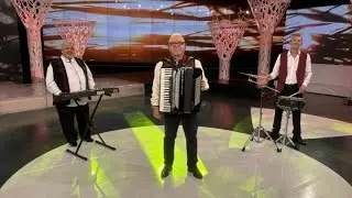 Акордеонистът Нешко Нешев и оркестър и хор от град Павликени, 