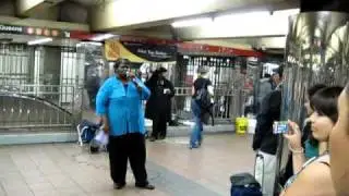 Singer in NYC Subway