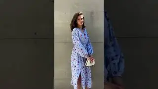 Платье Жаклин красные букеты голубой