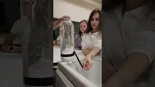 Hangi delikten su daha hızlı akar?