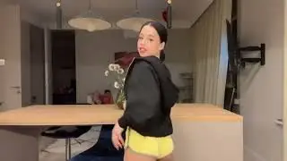 Лунаком красуется в шортиках 😍уфф
