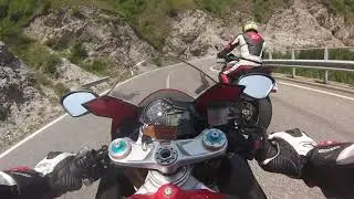 Aprilia RSV4 on board vs MT-07 - Le Coste