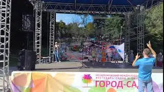 Танцуй, пока молодой!