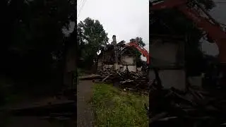Падение кирпичной трубы на землю красивое видео Нижний Новгород