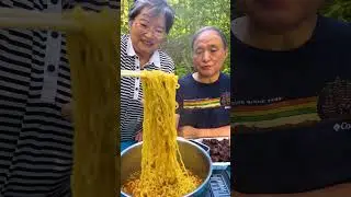 What Koreans eat on a picnic