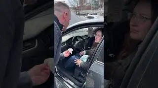 Нельзя!!! Протирать руль автомобиля влажными салфетками!