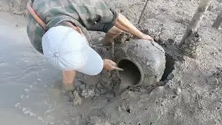 大缸里的水非常浑浊，用钳子去试探果然有货，这背上还有三个眼睛