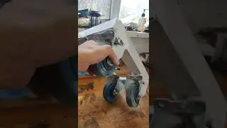 Телега под колесо автомобиля