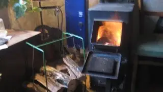 Как разжечь печку  без бумаги