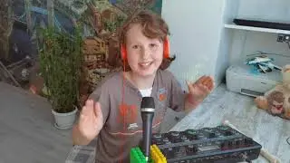 Битбокс на лупстанции I am bad guy. Ростислав Харин и блокфлейта, получится ли крутой бит?!