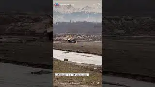 Экскаваторы на озере Сайран