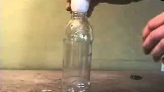 Как засунуть яйцо в бутылку не разбив