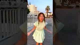 МИЛАНА ГУЛЯЕТ НА ПРОГУЛКЕ😜✌🏻 