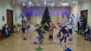 Танец бабы Яги старшая группа