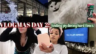VLOGMAS DAY 2 | cozy & productive day, finding joy during hard times, holiday drink & trader joes