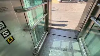 2 Aufzüge an der Stadtbahn Haltestelle St. Anna Krankenhaus in Duisburg