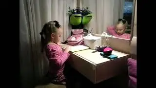 Даша читает