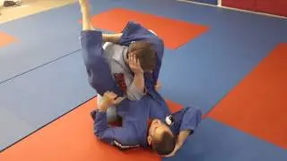 4 Triangle Defense Principles from Guard Top