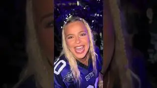 Darcy McQueeny singing “teenage dream” at Olivia Rodrigo concert