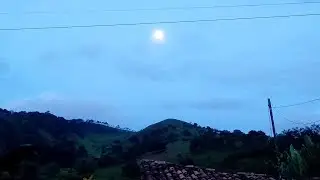 COMO AMANHECEU LINDO AQUI NO SÍTIO MAIS PREPARAR A MASSA DE MANDIOCA PARA FAZER ALGUMAS COISINHAS 😋😋