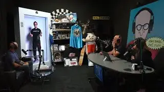 Mike Judge meeting Proto Hologram founder David Nussbaum on Howie Mandel Does Stuff podcast
