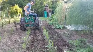 Cultivating my vegetable garden with the homemade tractor