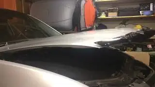Газовый упор (амортизатор) капота. Нужная вещь!!!