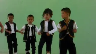 Raka - Tari Pinguin ;)