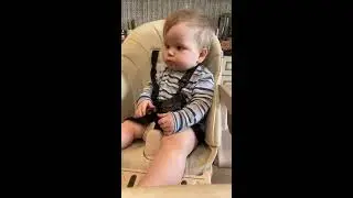 Кормим малыша Владика в прямом эфире!