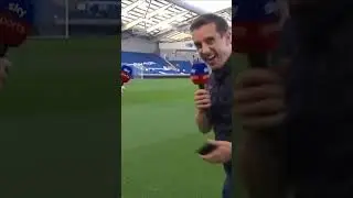 Jamie Carragher vs Gary Nevile Race 😂
